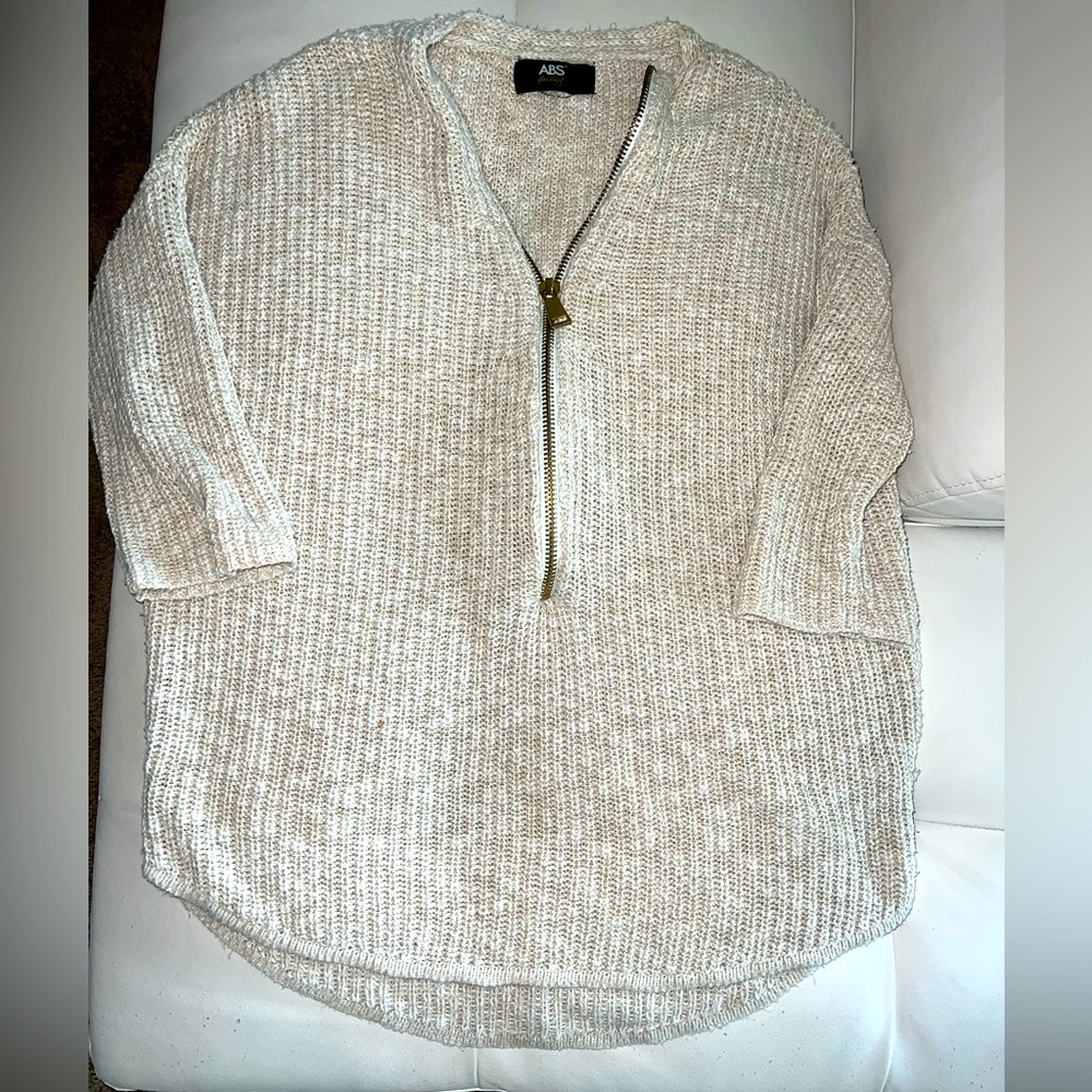 WORN ONCE Beige sweater w/ gold adjustable zipper
